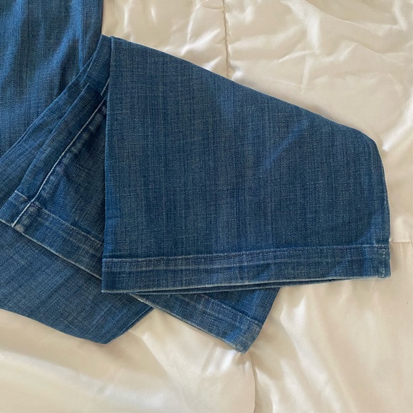 7 For All Mankind Charlize flare jeans in light wash Size 29 but fit like a 28. - Picture 12 of 12